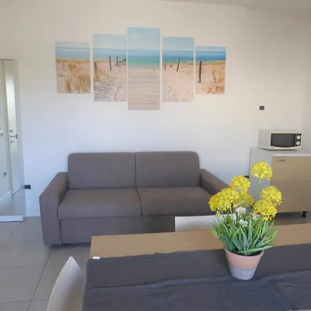 Bilocale In Piazza Brescia לידו די ג'סולו